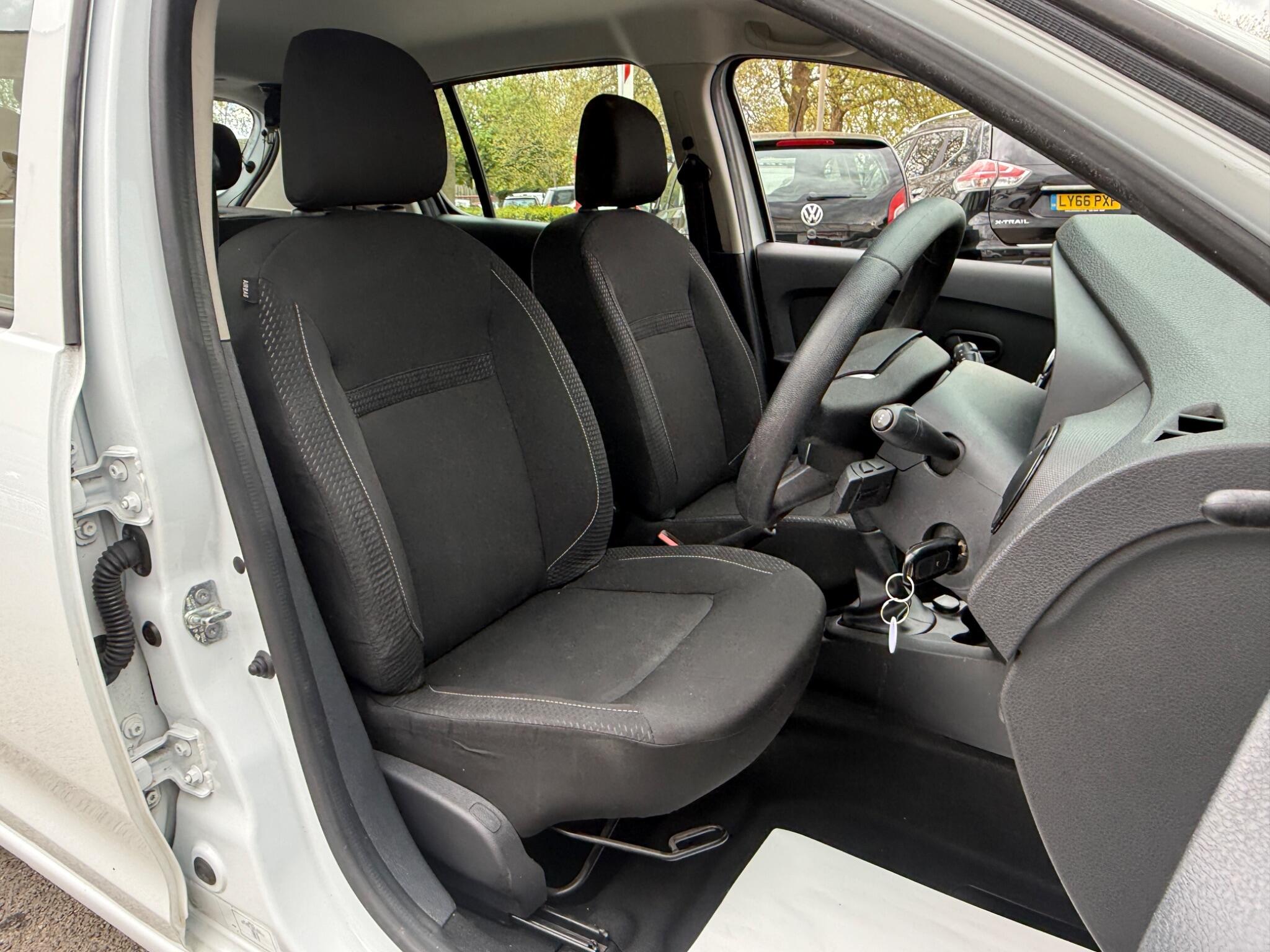 Dacia Sandero - Image 36