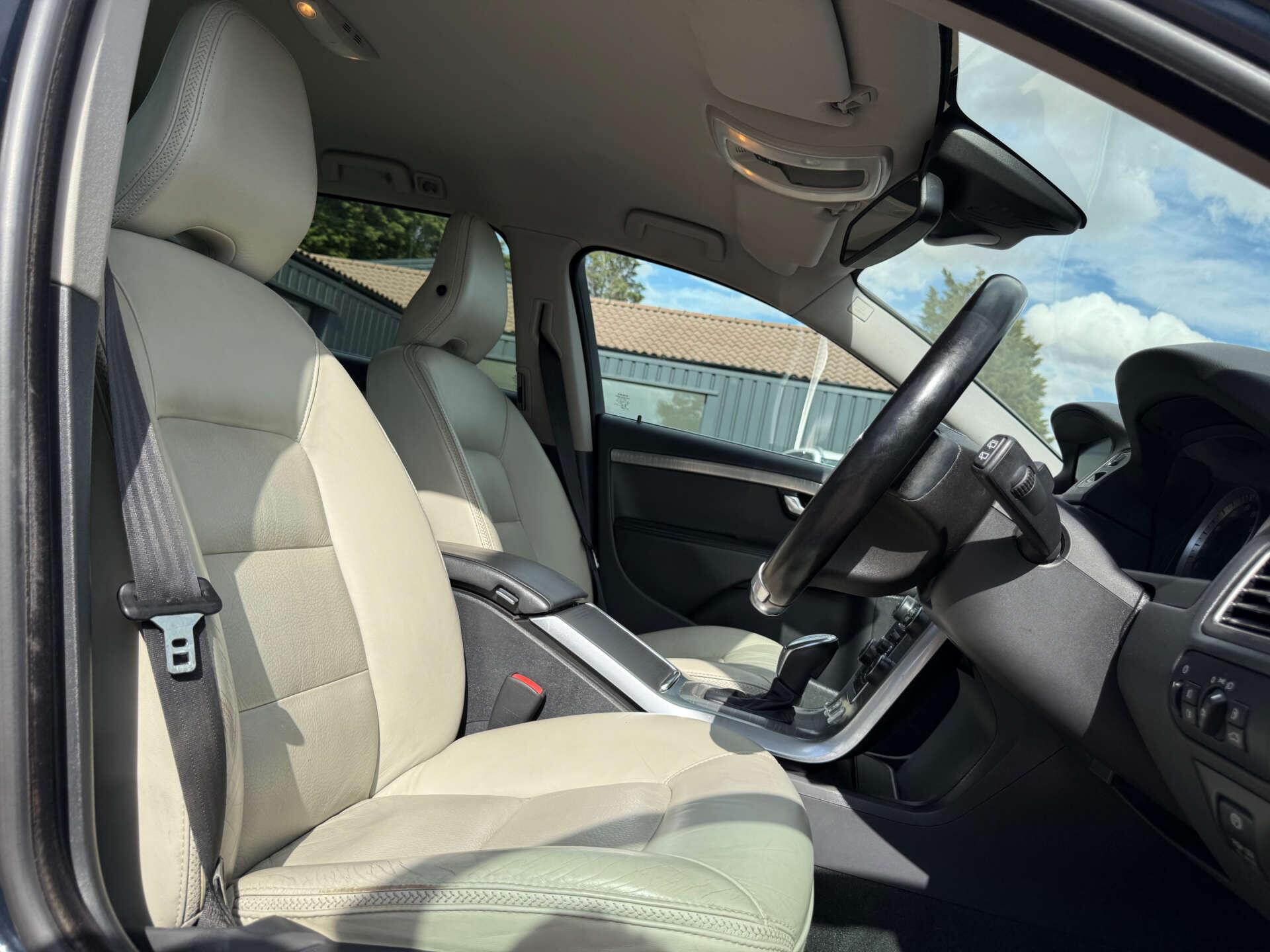 Volvo XC70 view 37