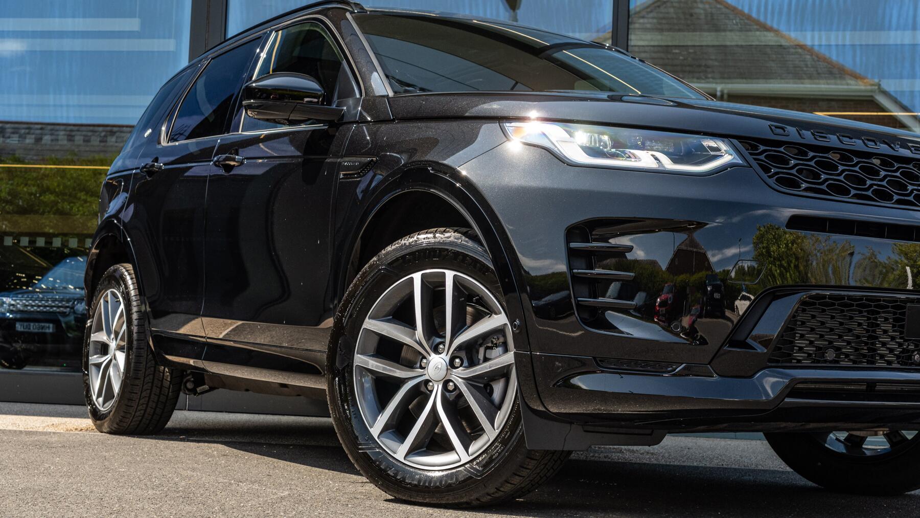 Land Rover Discovery Sport view 29