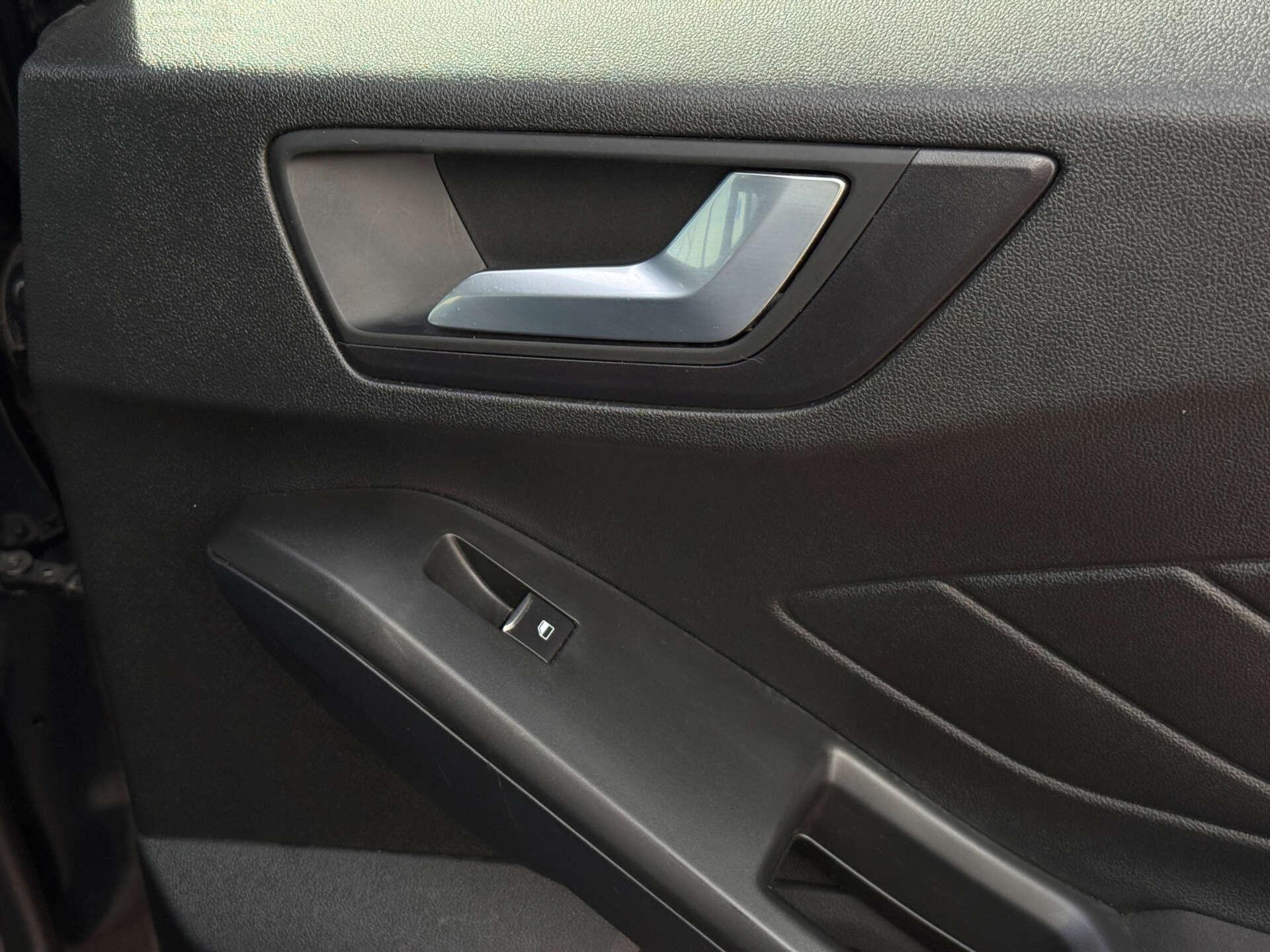 Ford Focus view 27