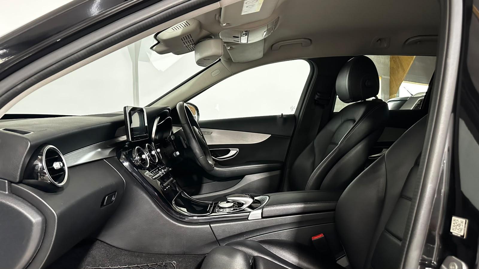 Mercedes-Benz C Class view 11