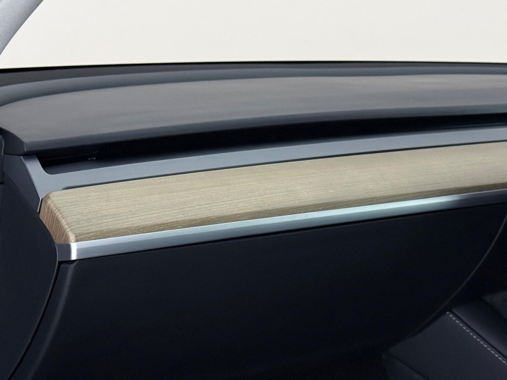 Tesla Model Y view 32