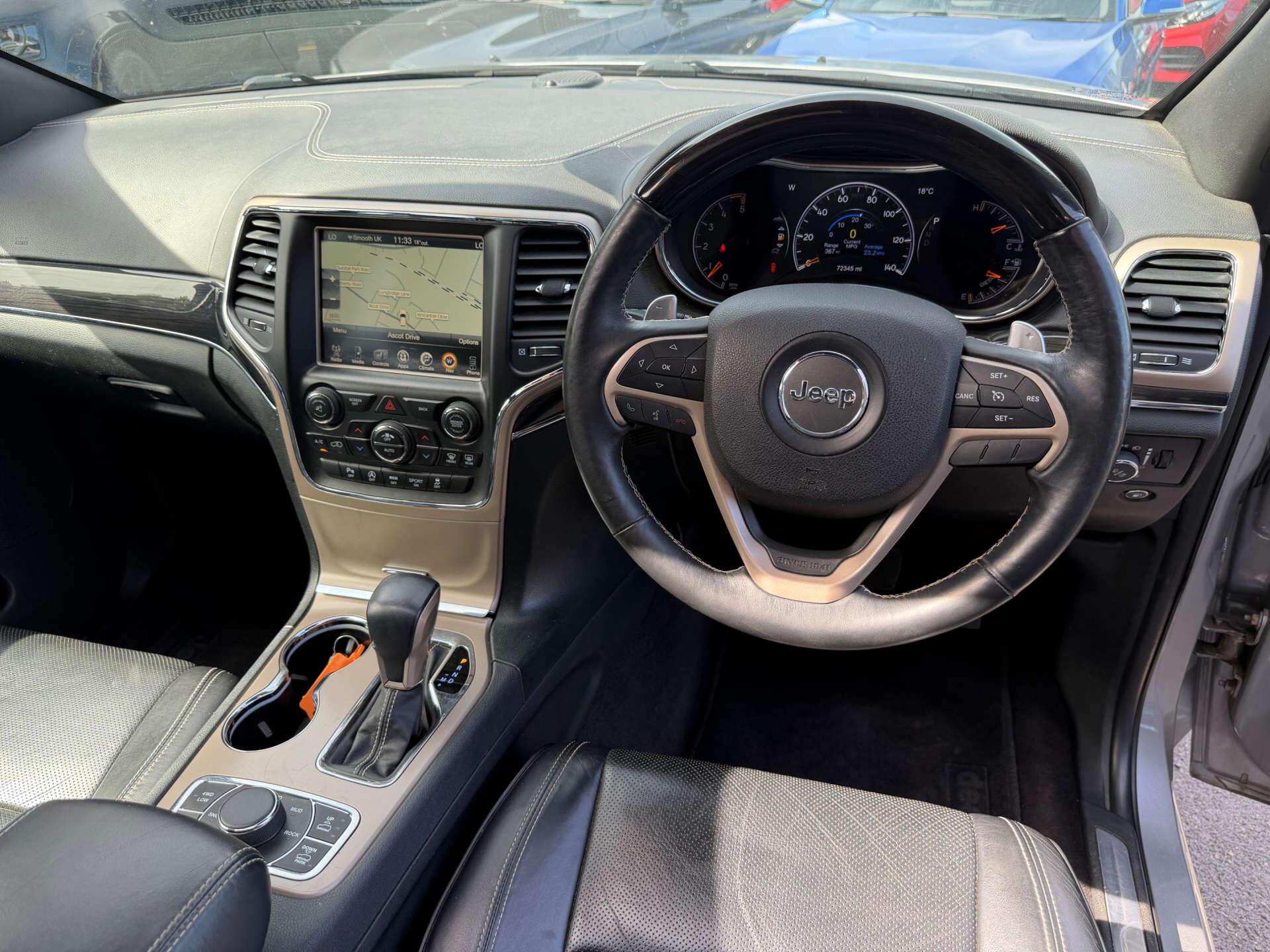 Jeep Grand Cherokee view 20