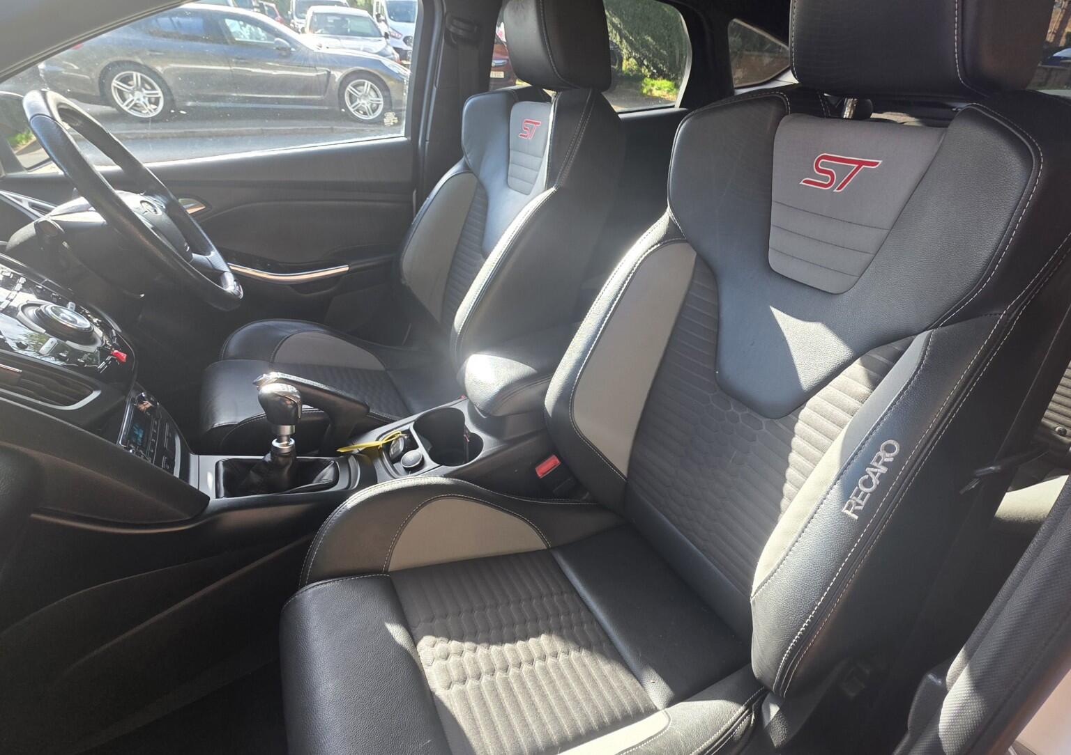 Ford Focus view 7