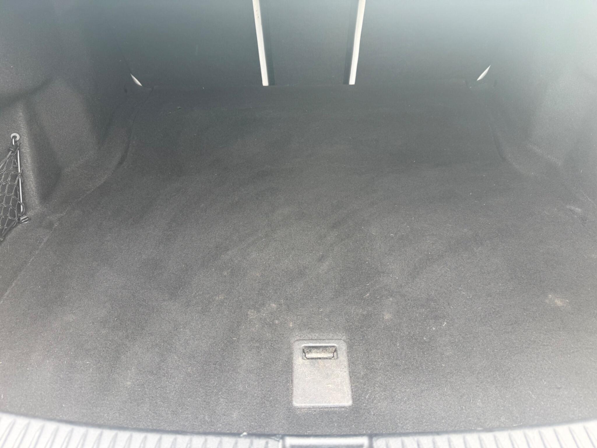Mercedes-Benz C Class view 13