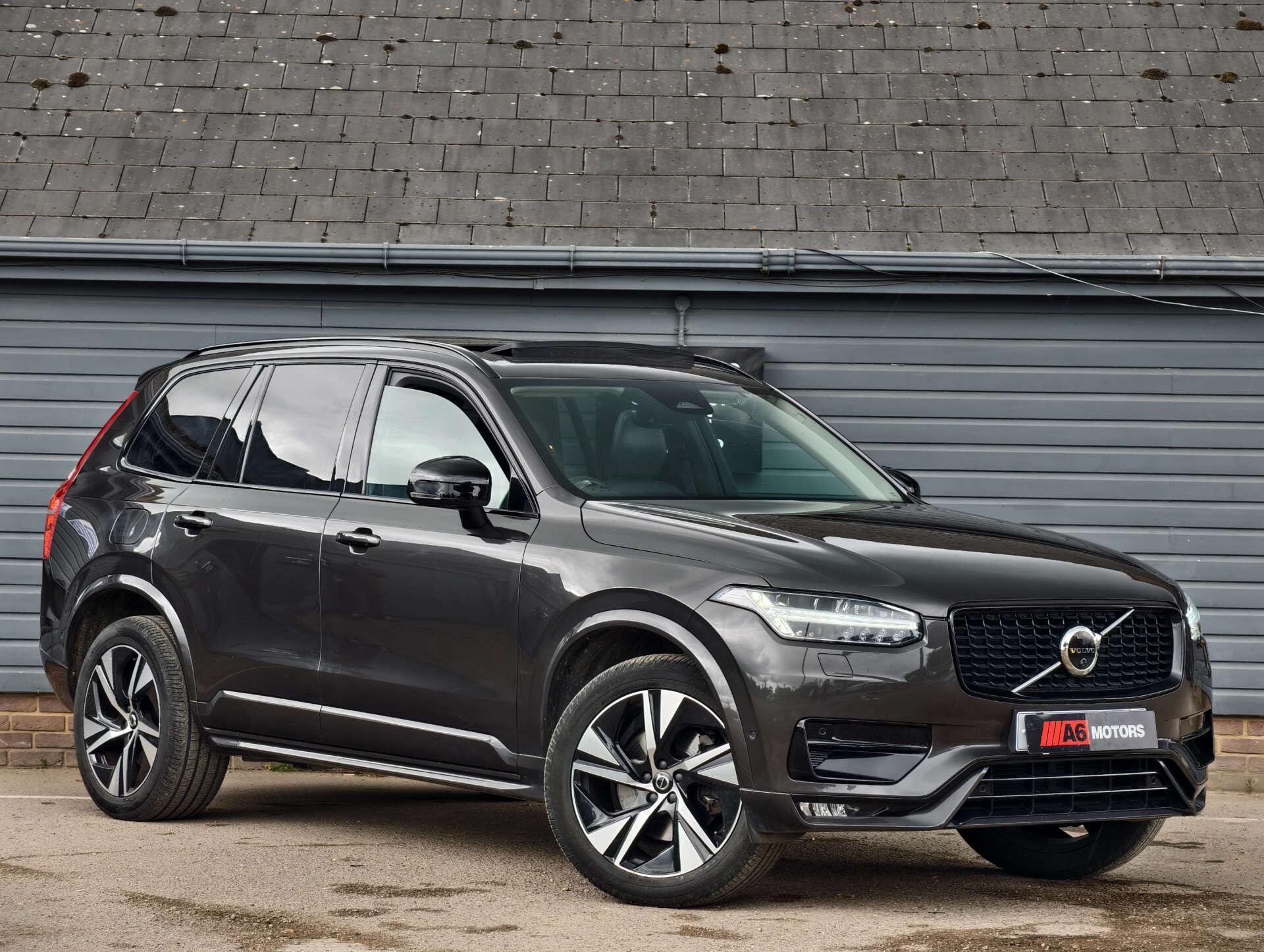 Volvo XC90 view 3