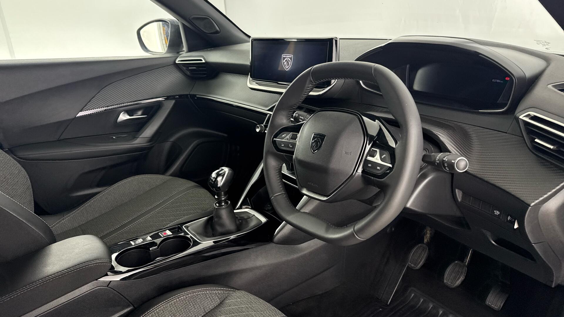 Peugeot 2008 view 9