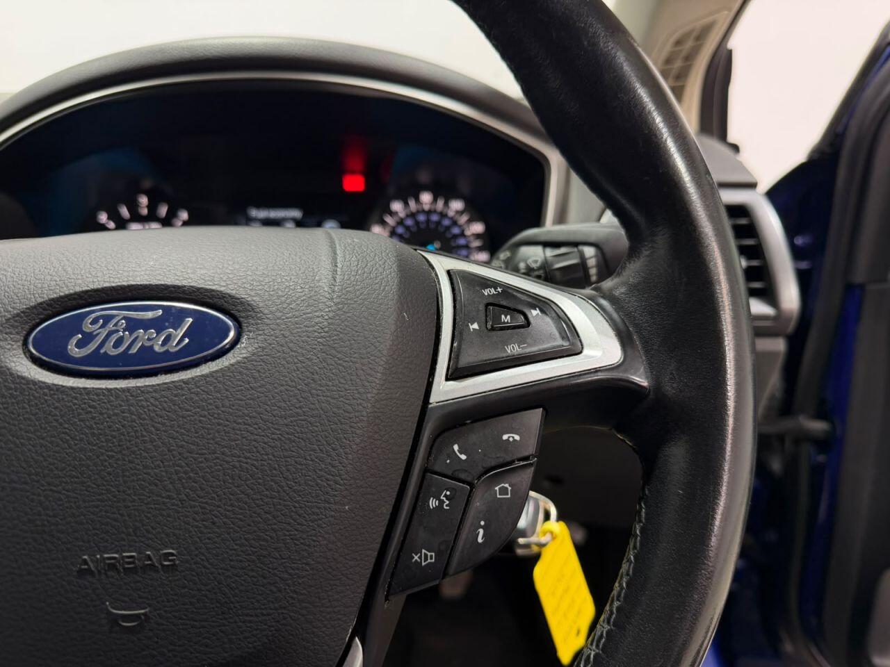 Ford Mondeo view 23
