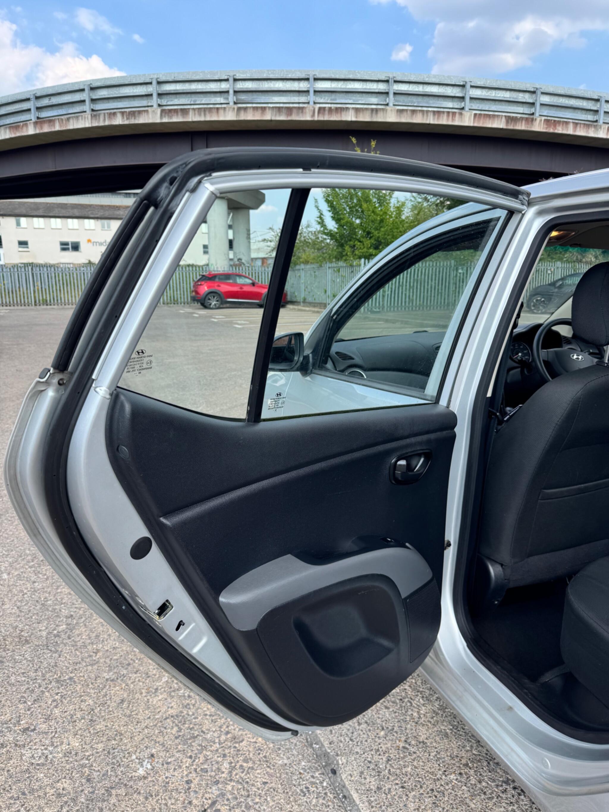 Hyundai I10 view 33
