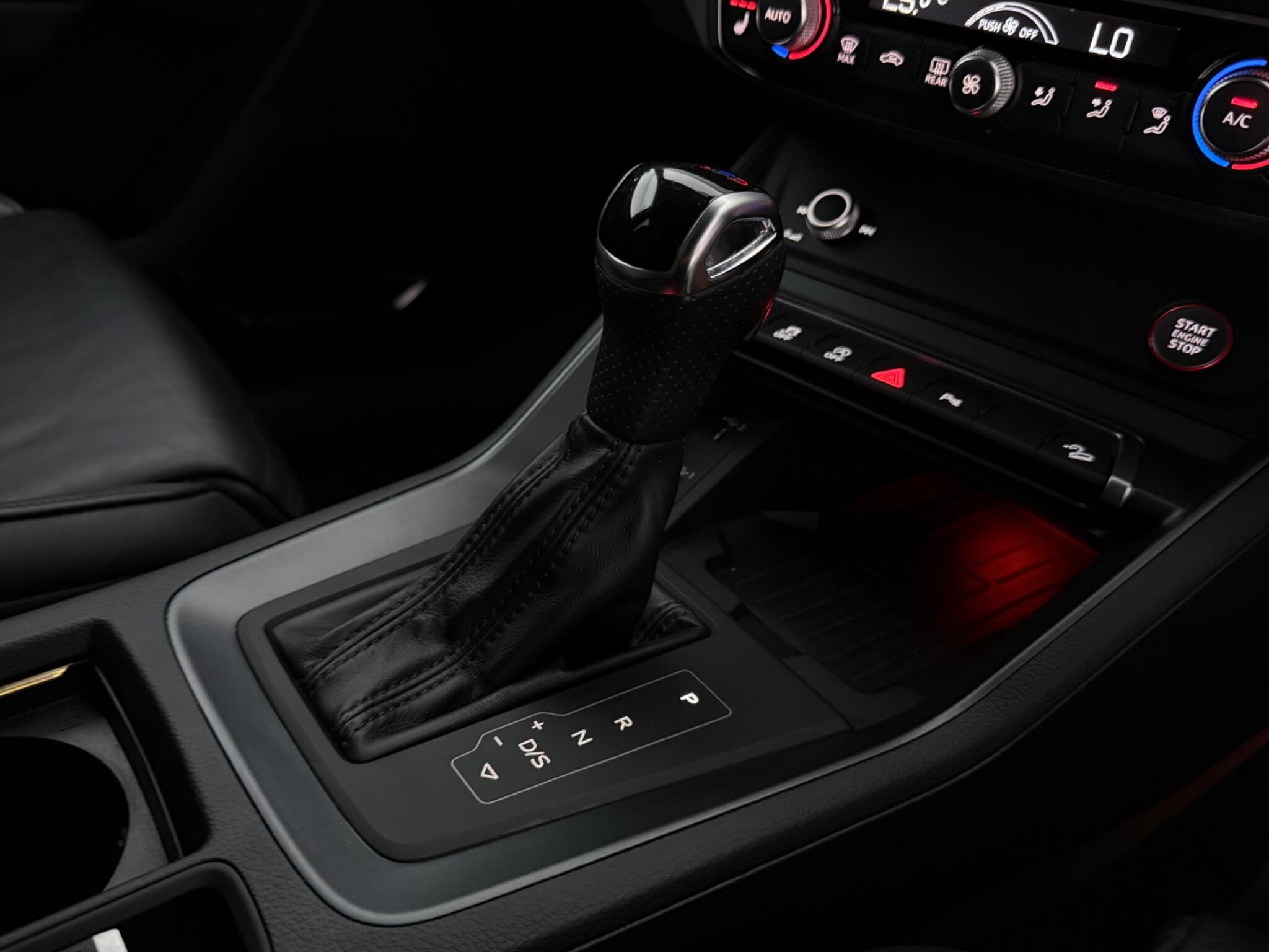 Audi RS Q3 view 29