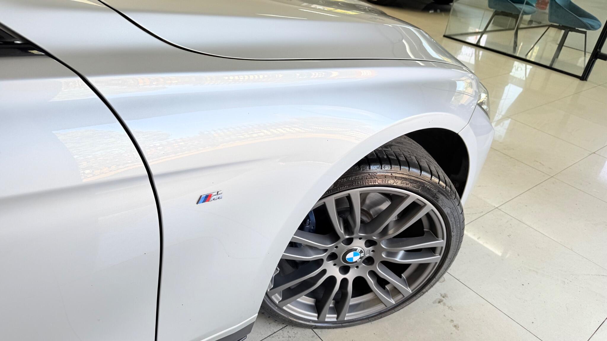 BMW 3 Series view 18