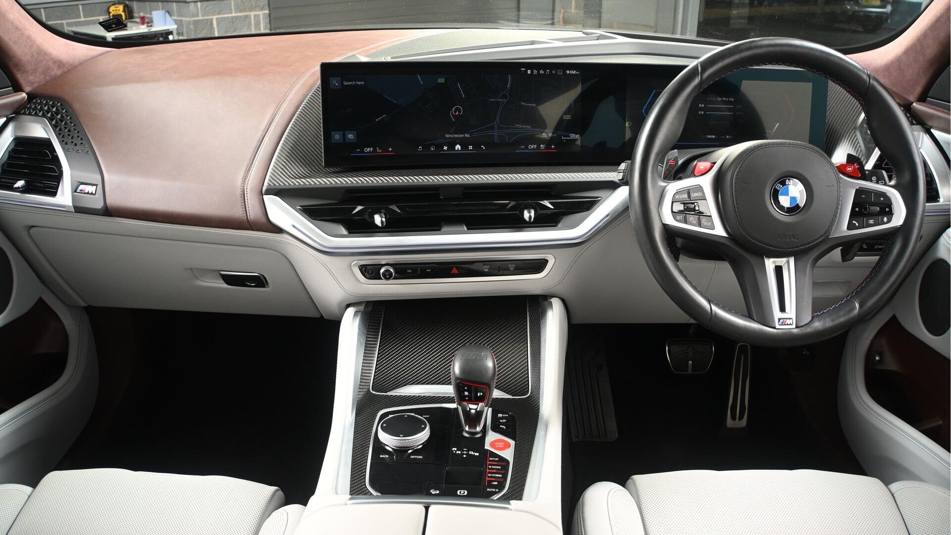 BMW XM view 4