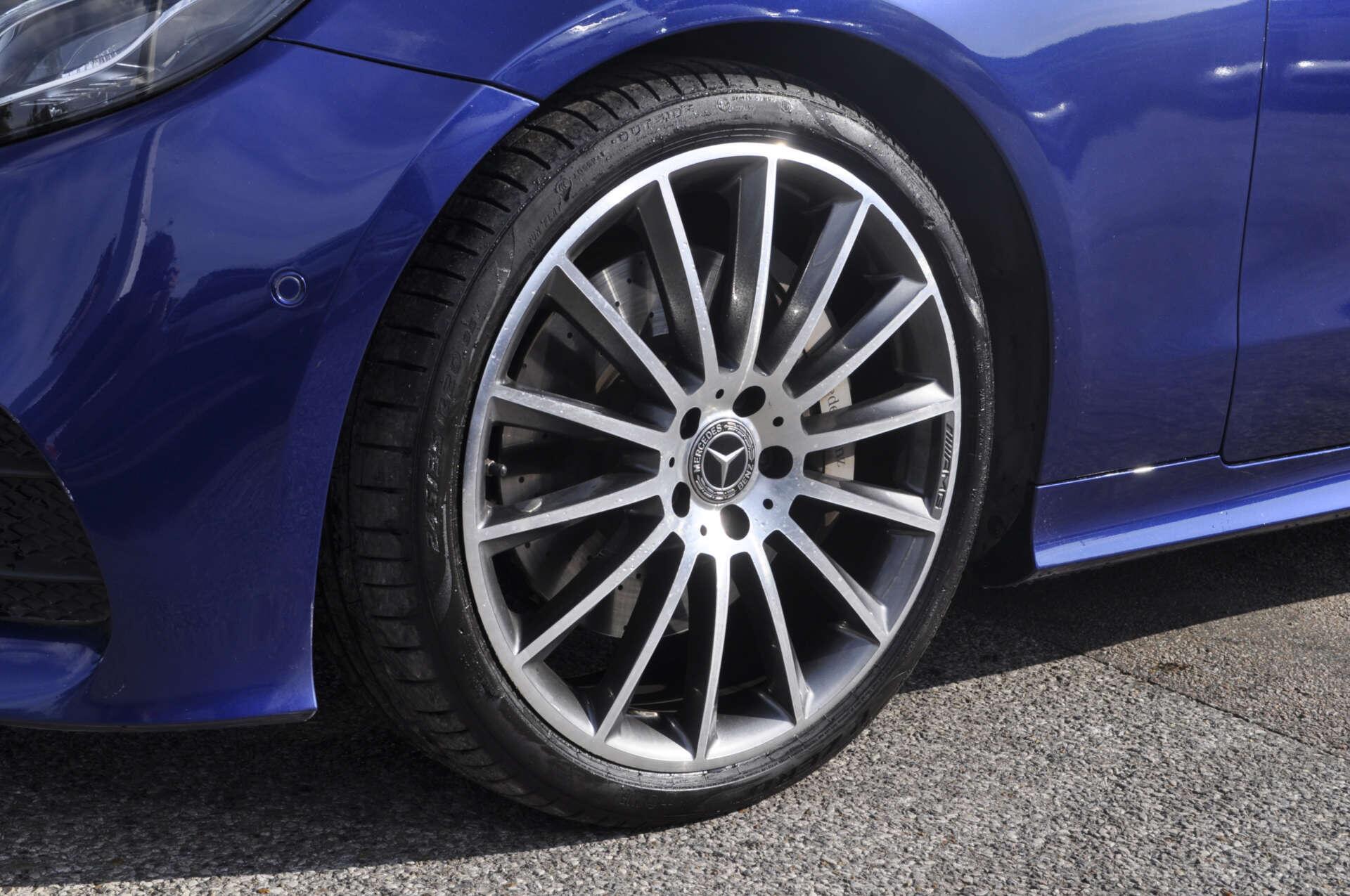 Mercedes-Benz E-Class view 28