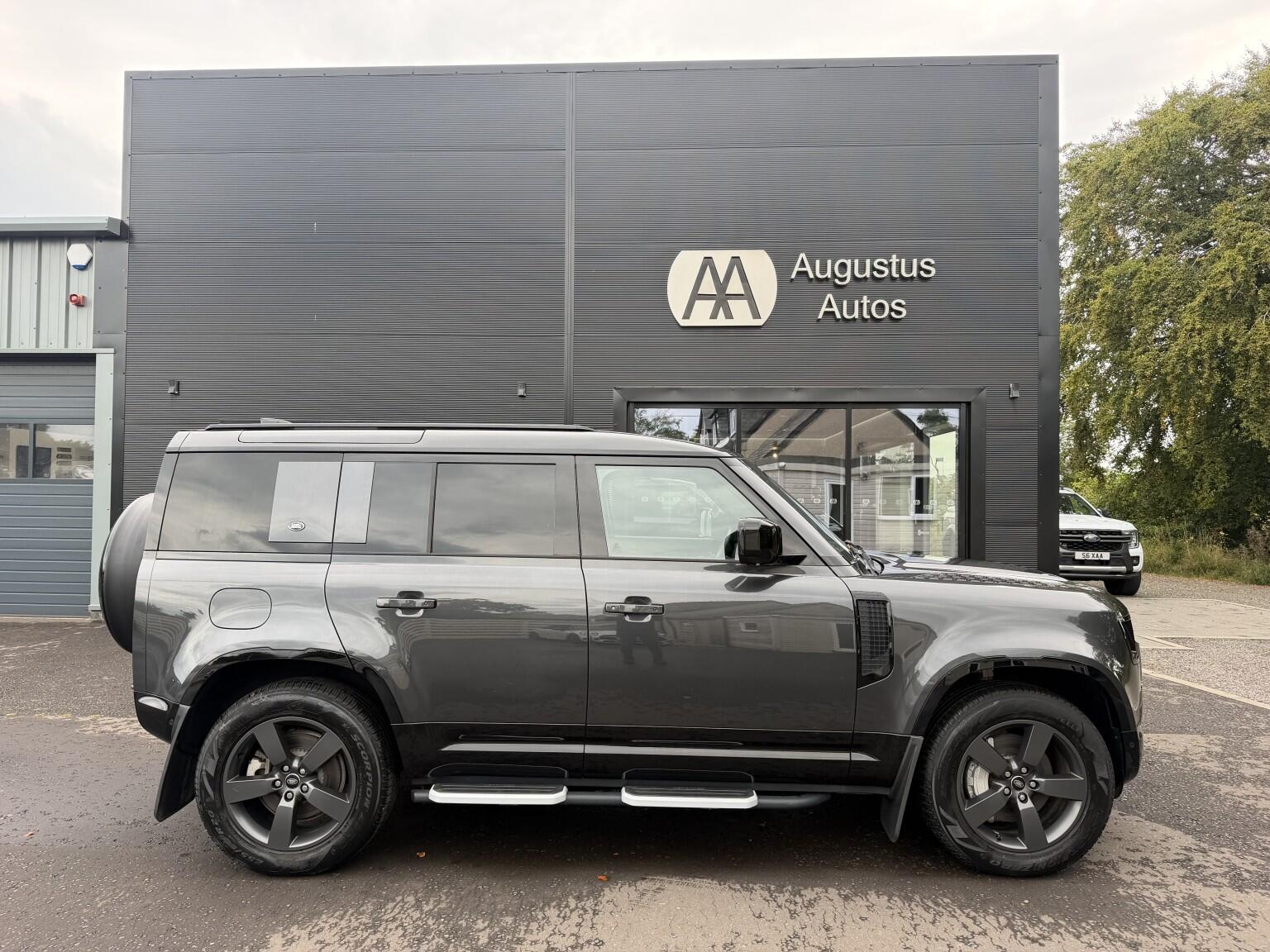 Land Rover Defender 110 view 6
