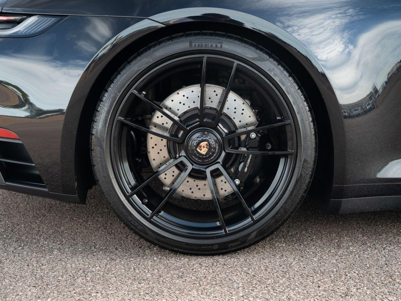 Porsche 911 view 10