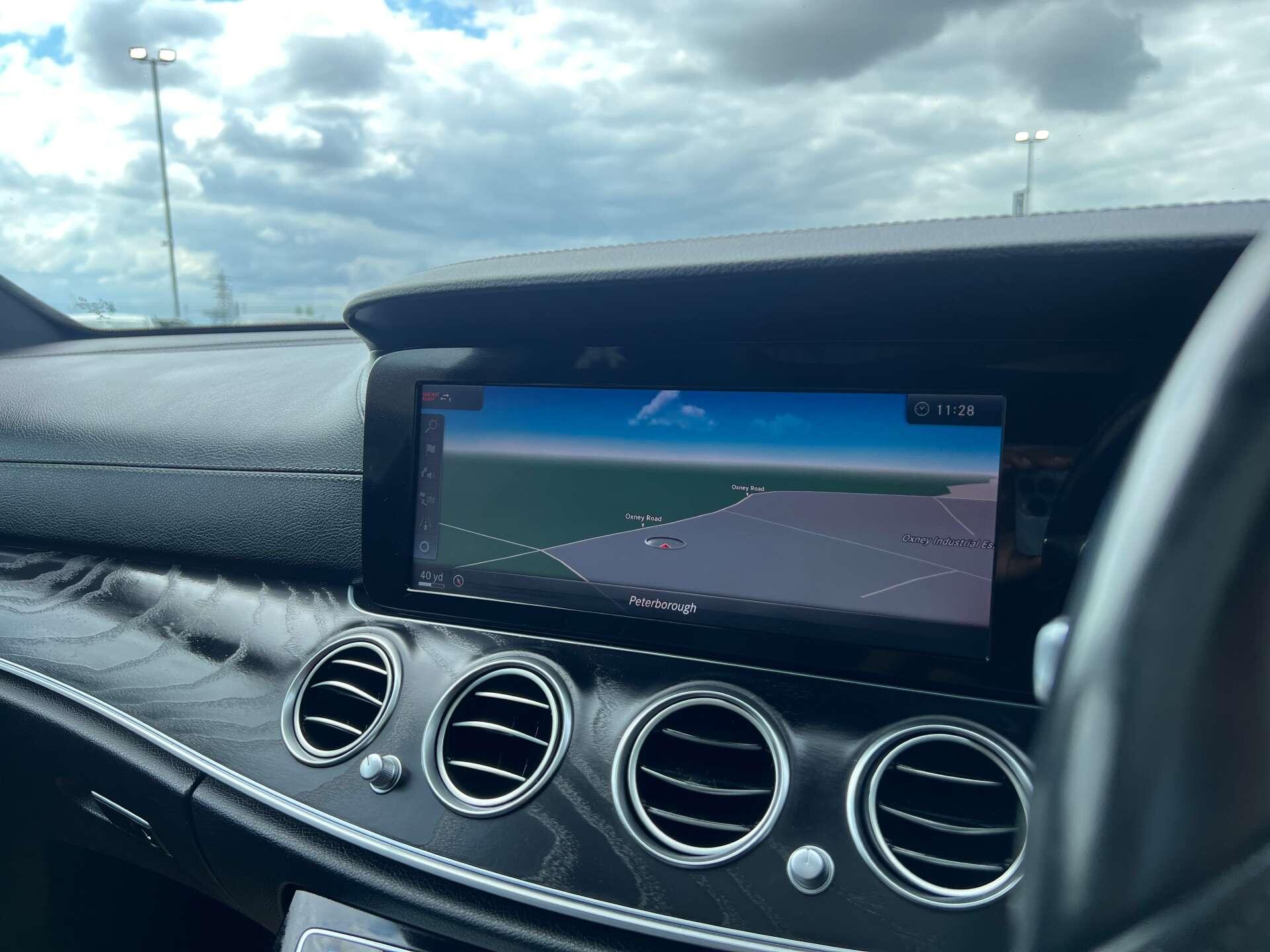 Mercedes-Benz E-Class view 25