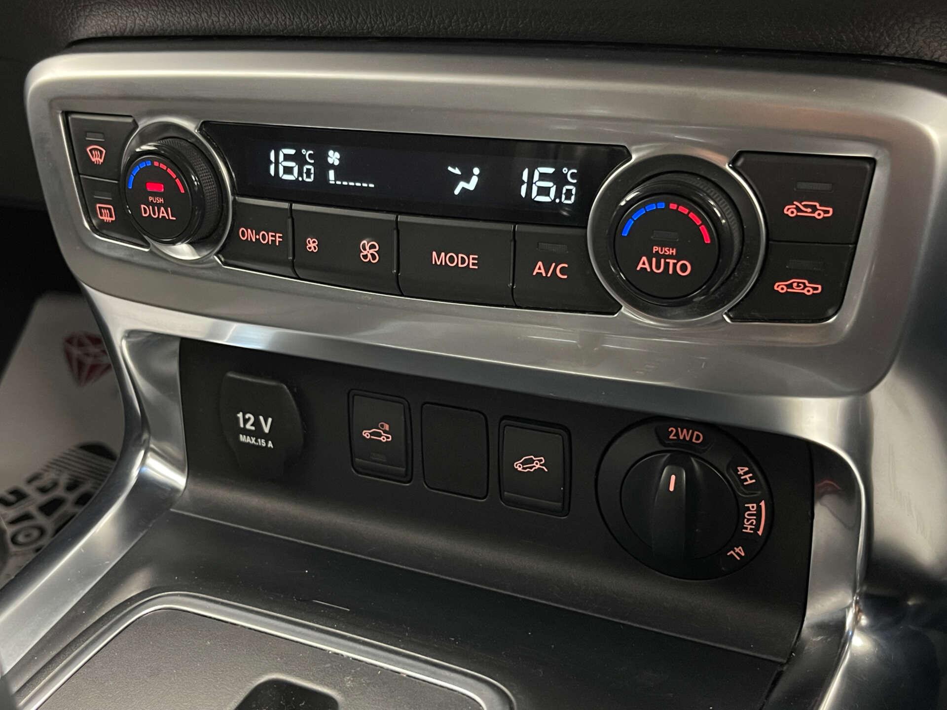 Mercedes-Benz X Class view 28