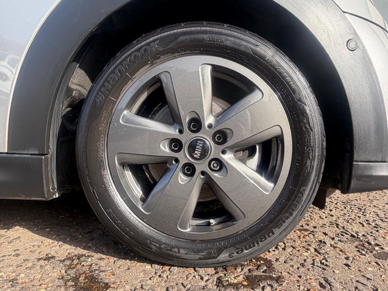 Mini Hatch view 31