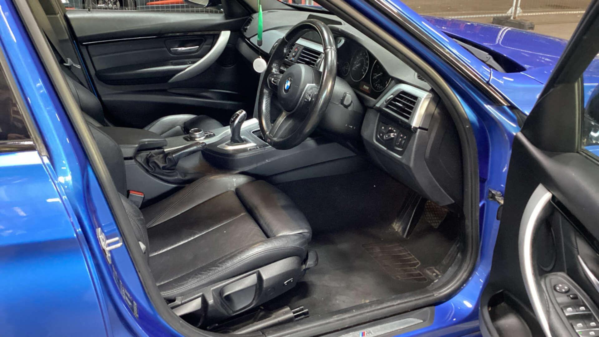 BMW 3 Series view 12