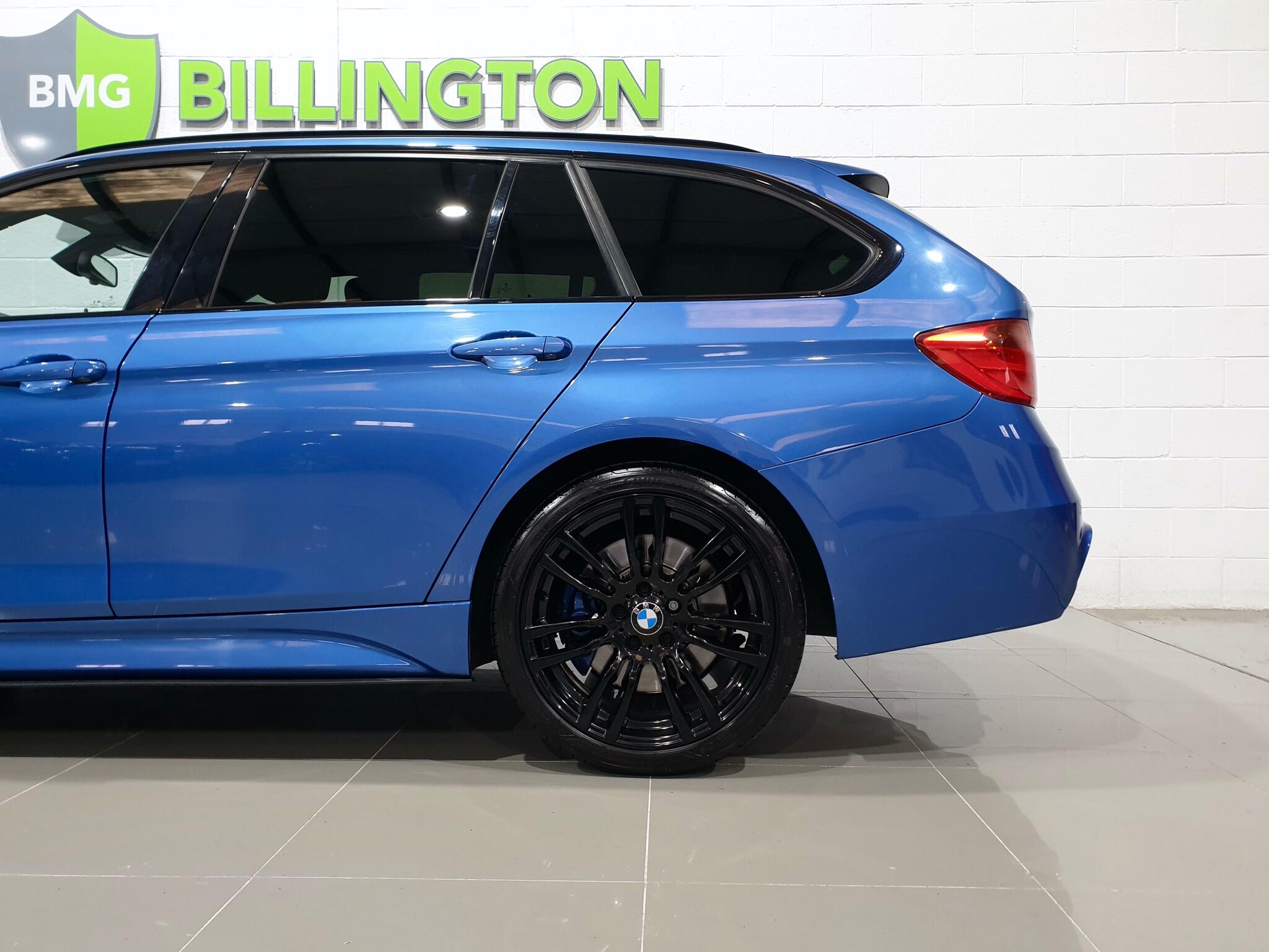 BMW 3 Series view 24