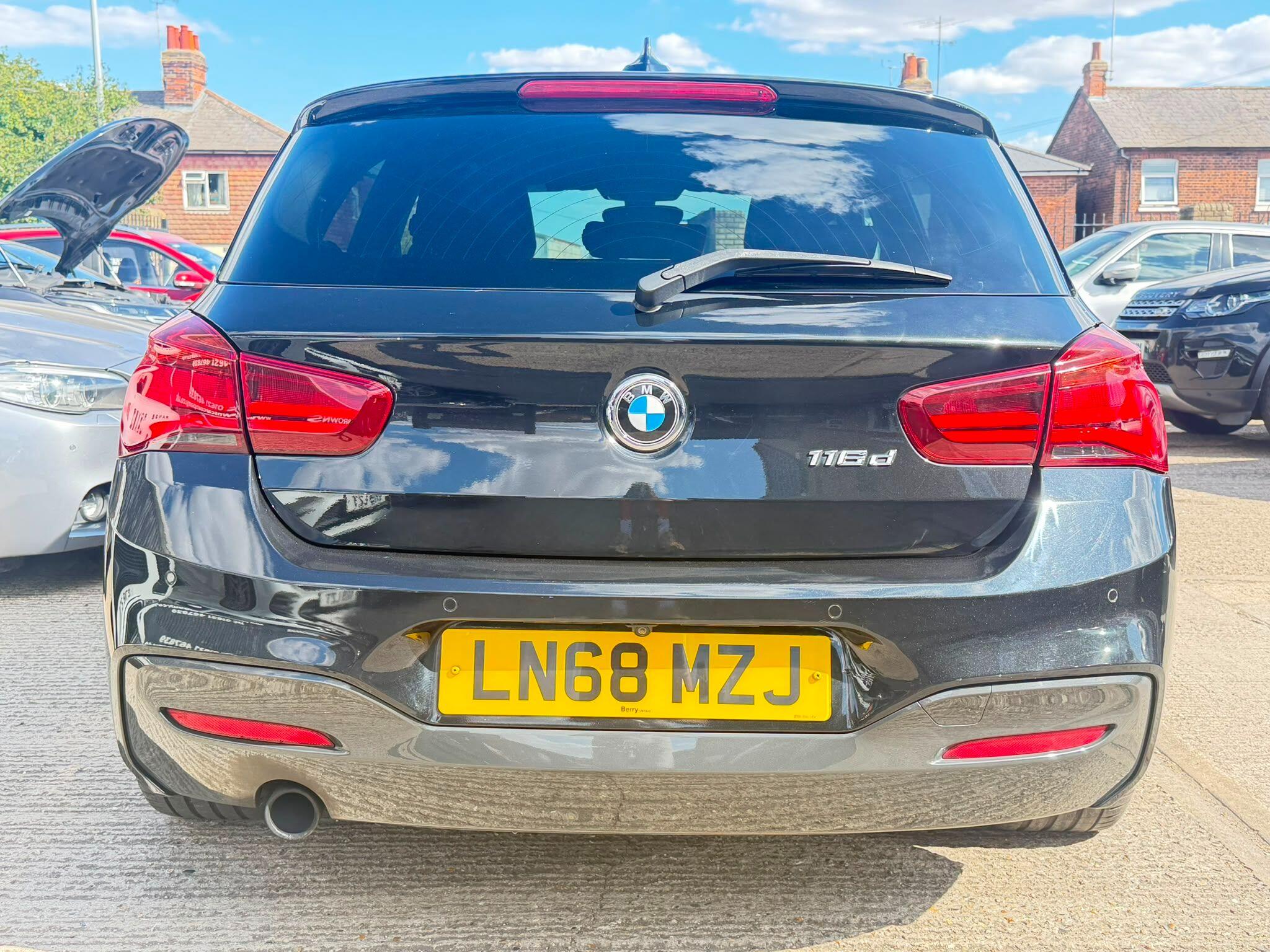 BMW 1 Series view 6