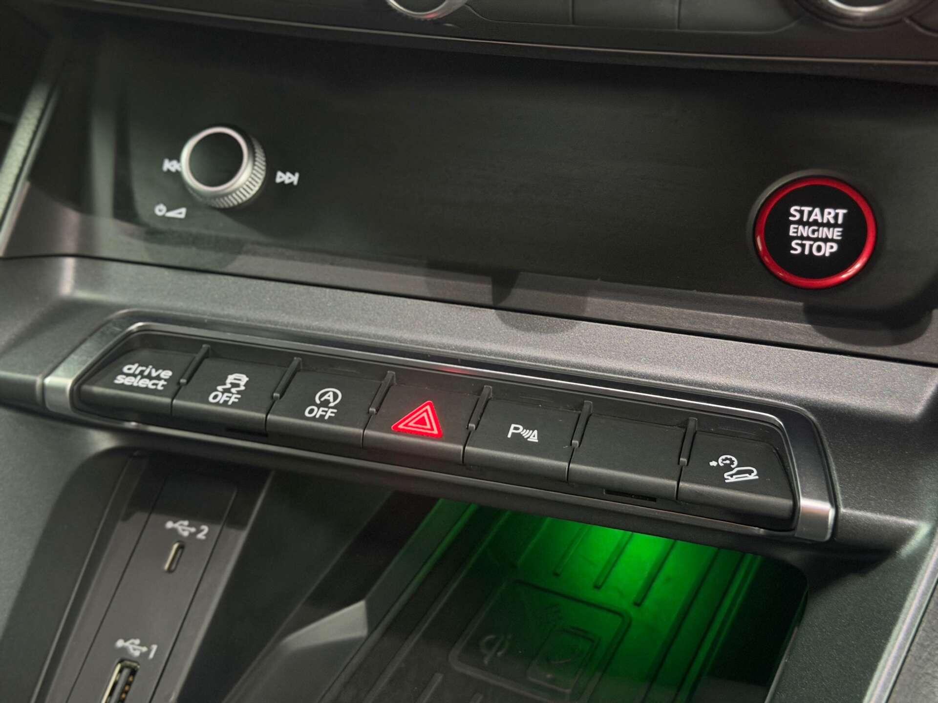 Audi RS Q3 view 53
