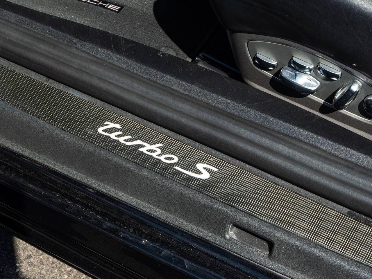 Porsche 911 view 29