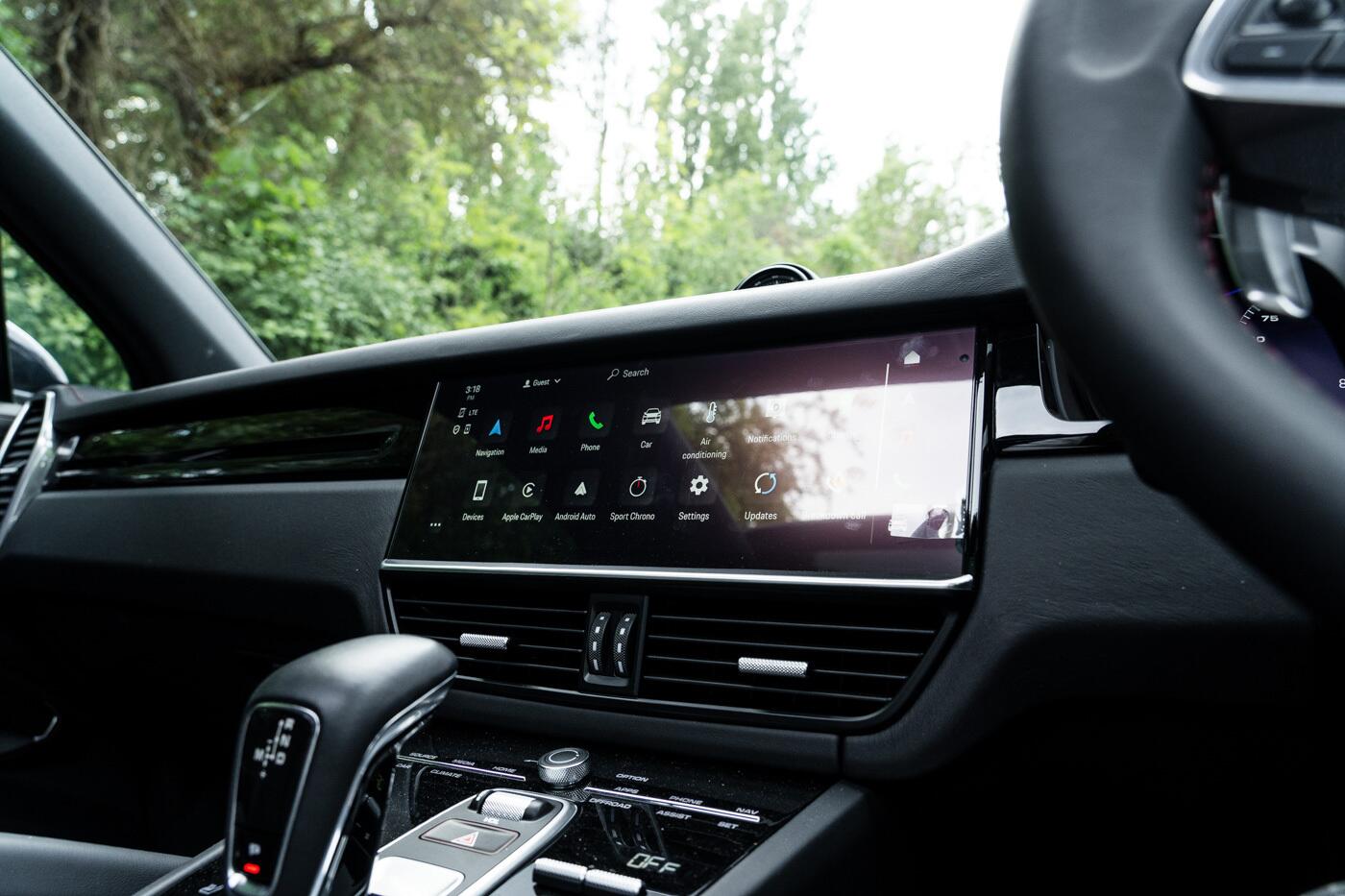Porsche Cayenne view 32