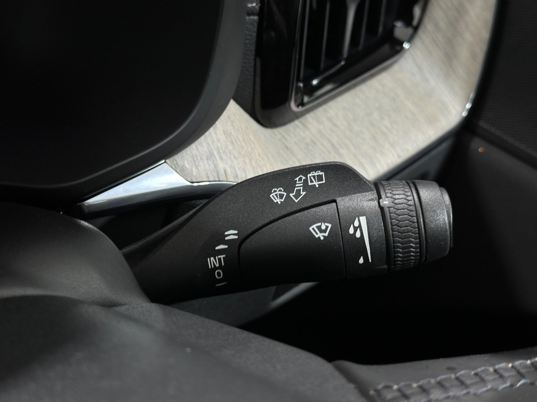 Volvo XC60 view 17