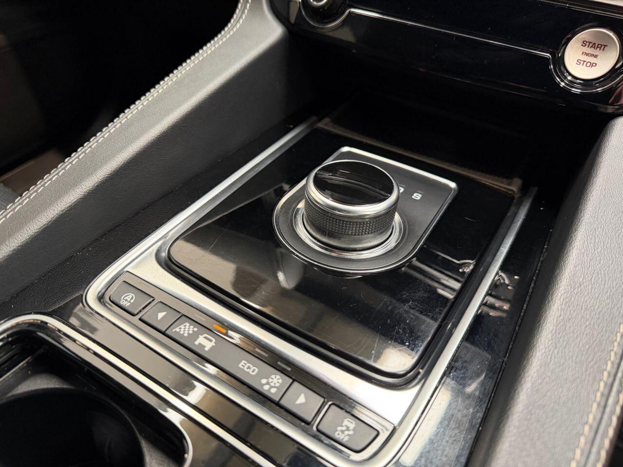 Jaguar F-Pace view 53