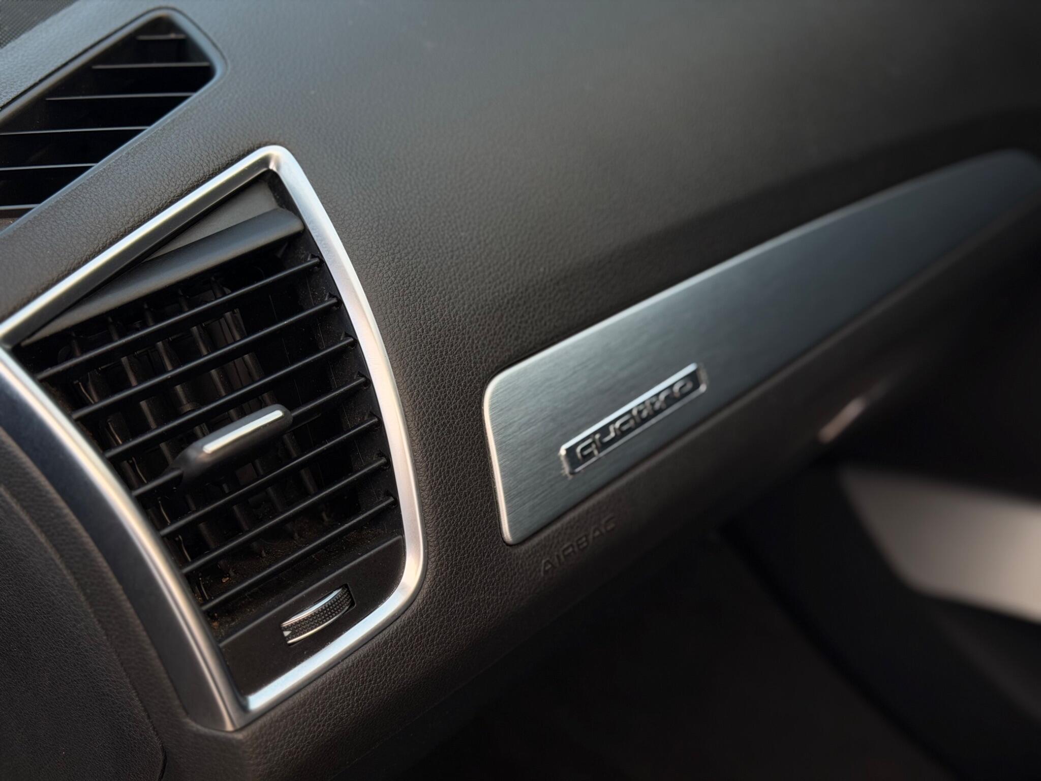 Audi Q5 view 18