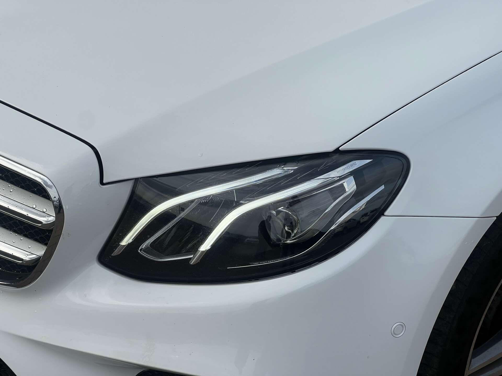 Mercedes-Benz E-Class view 4