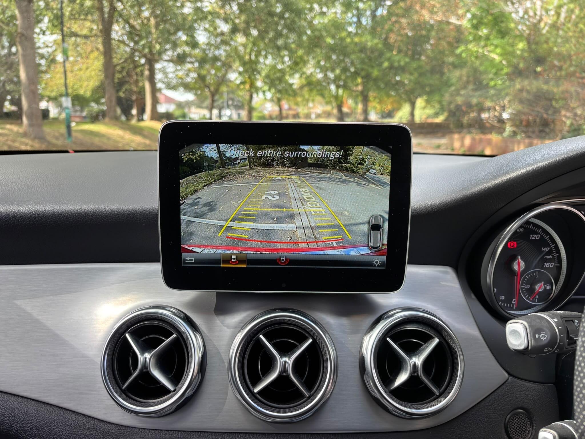 Mercedes-Benz Gla view 31