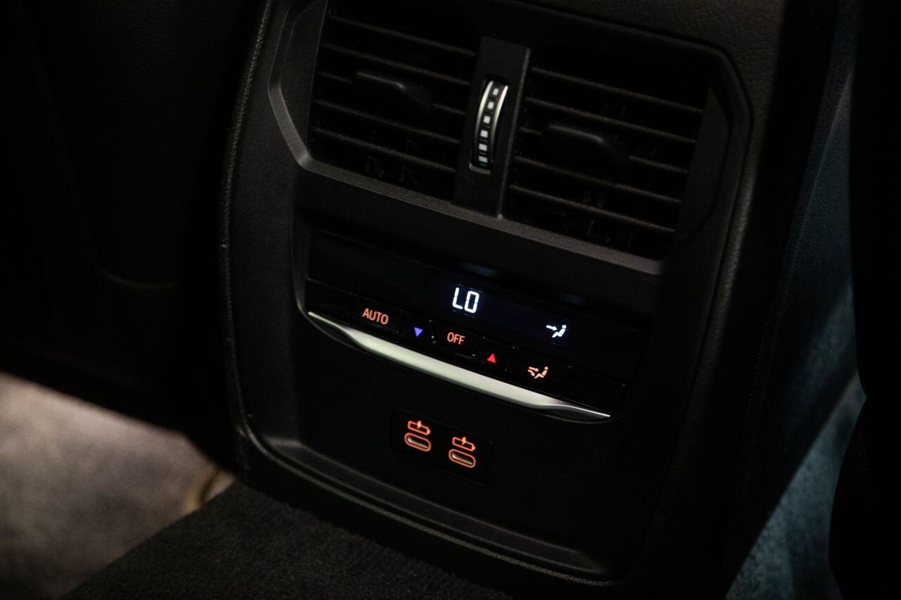 BMW 3 Series view 21