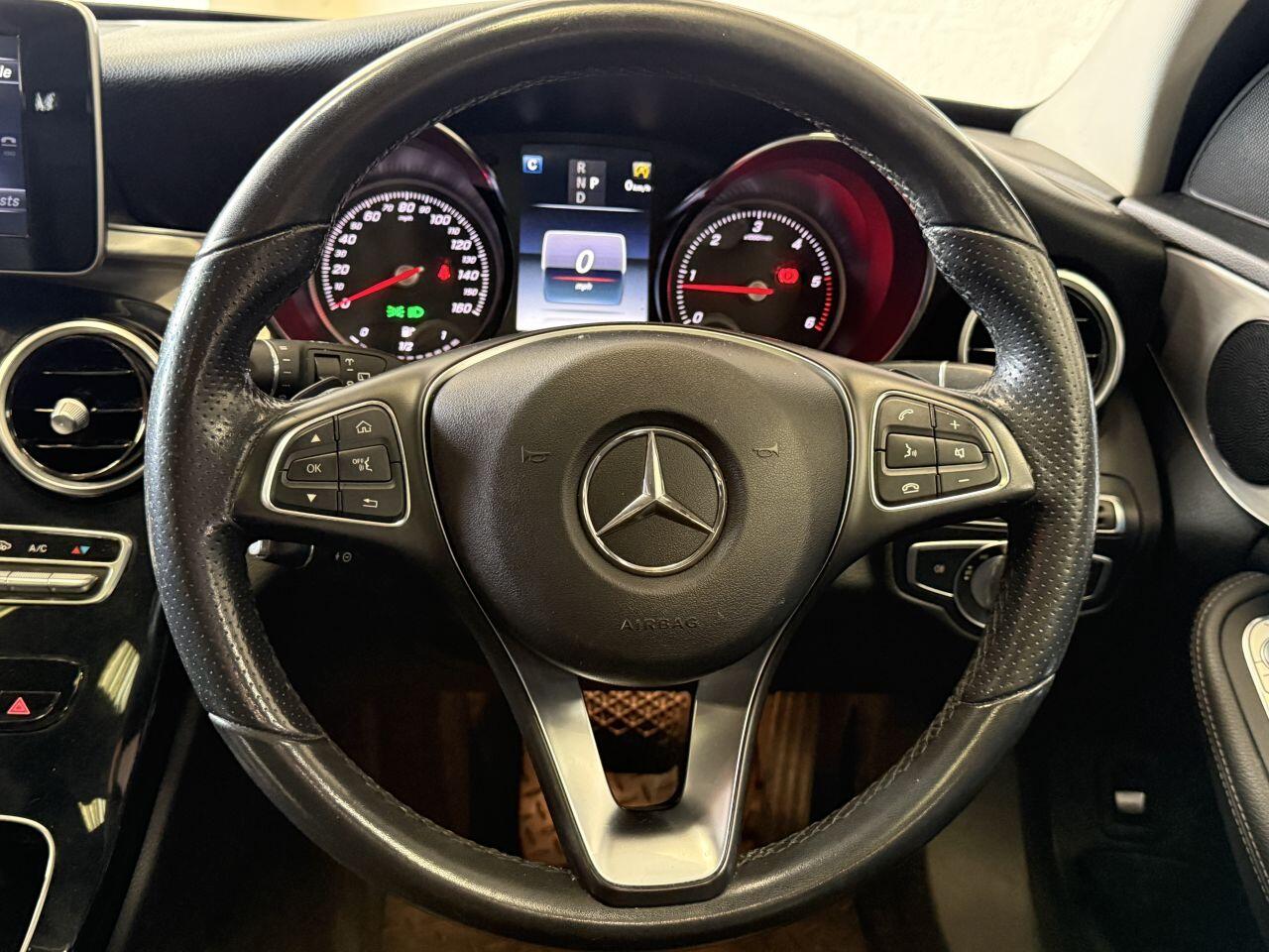 Mercedes-Benz C-Class view 36