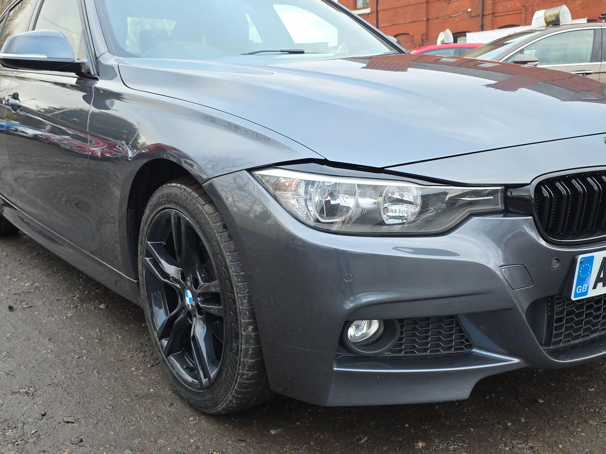2013 BMW 3 Series image 5