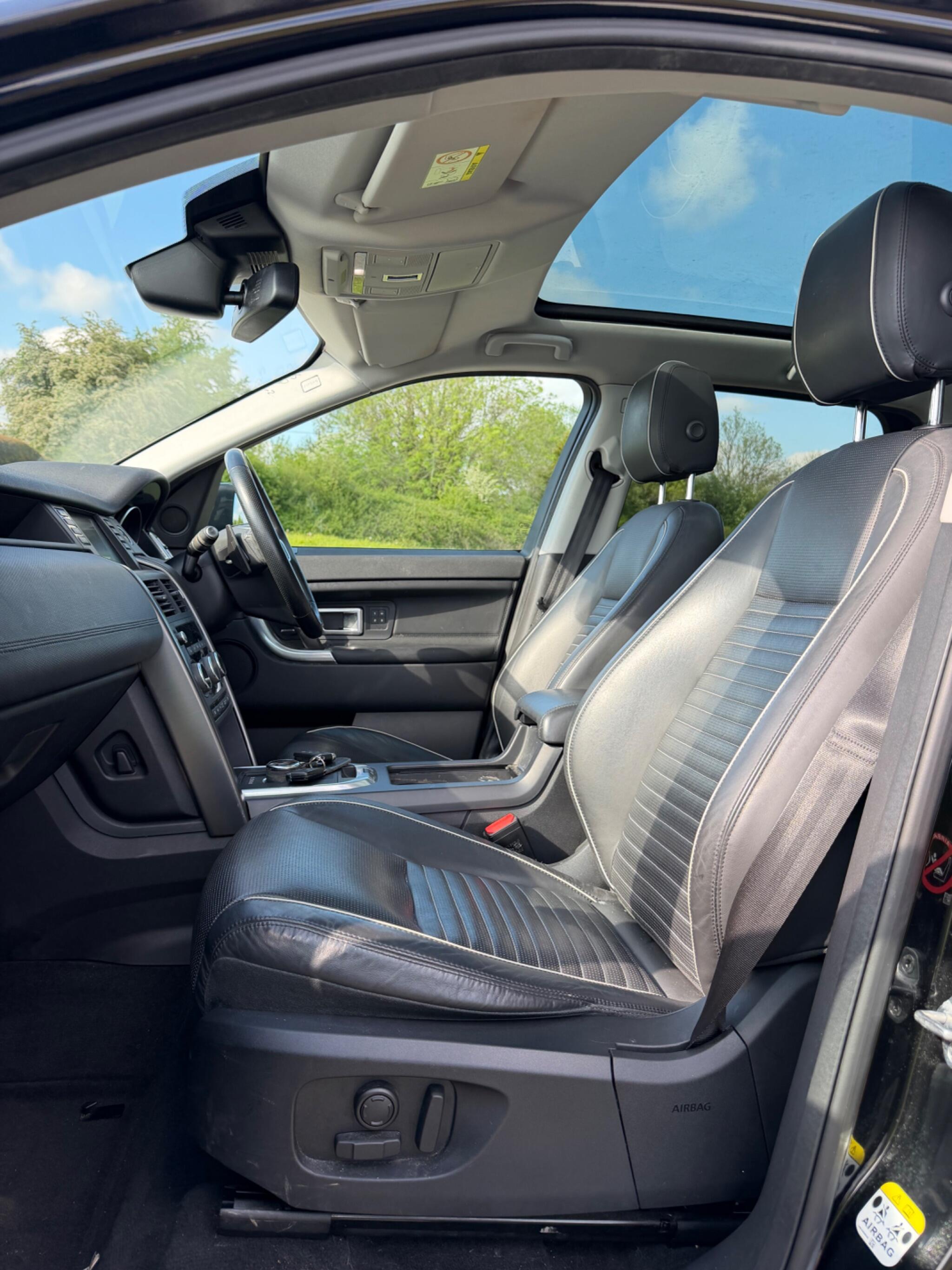 Land Rover Discovery Sport view 37