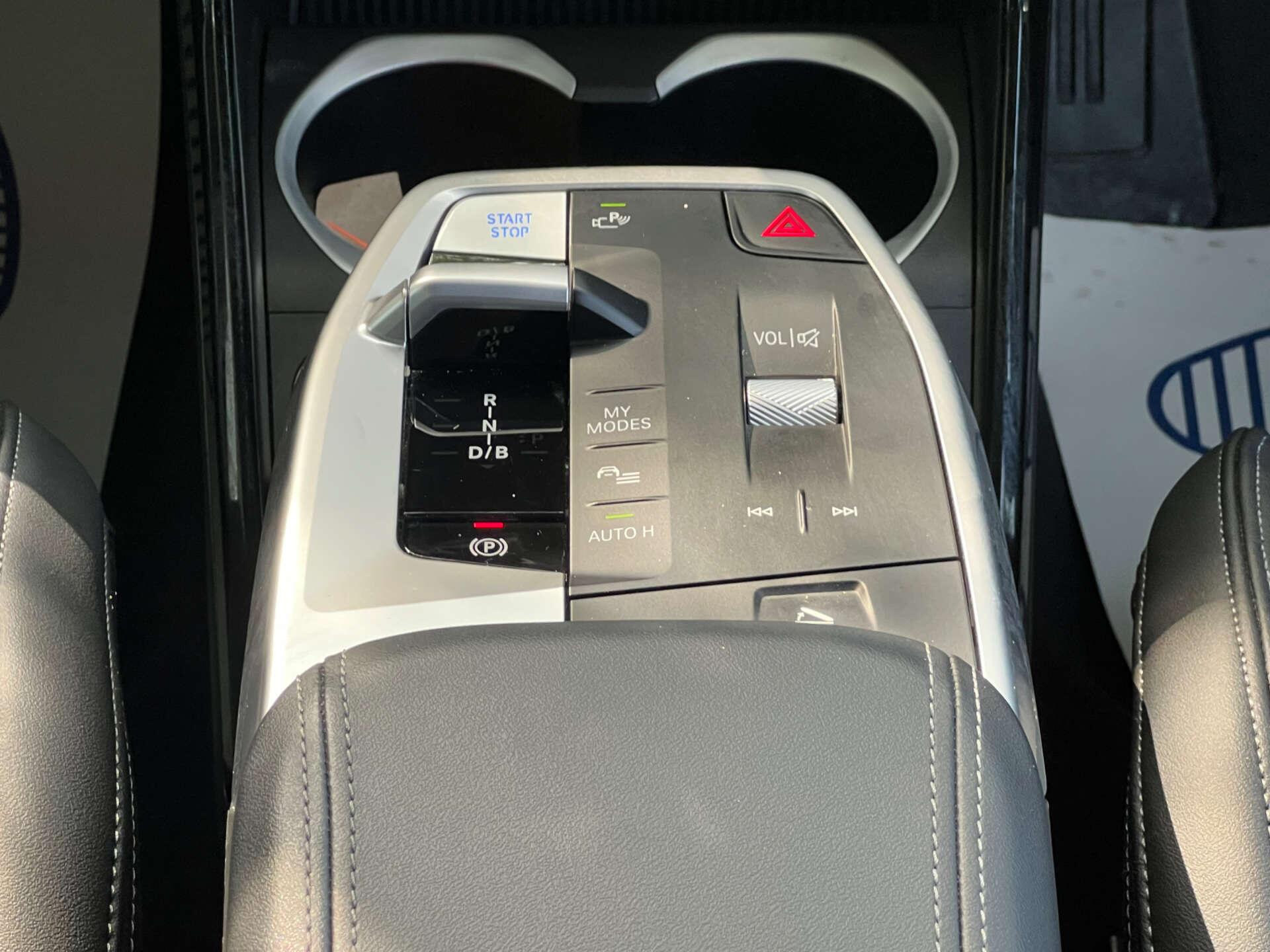 BMW Ix2 view 39