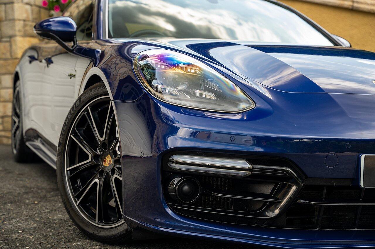 Porsche Panamera view 25