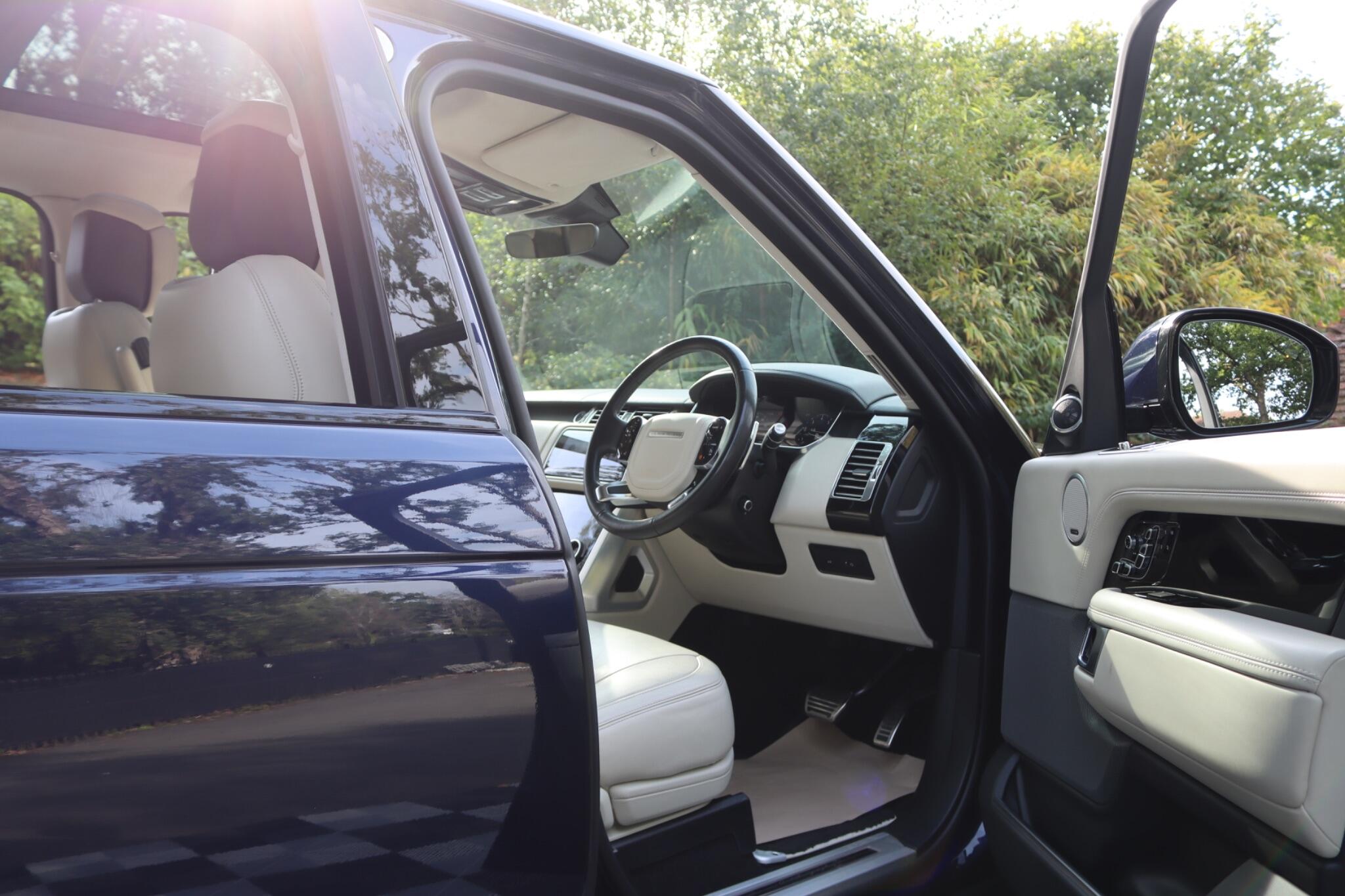 Land Rover Range Rover view 70