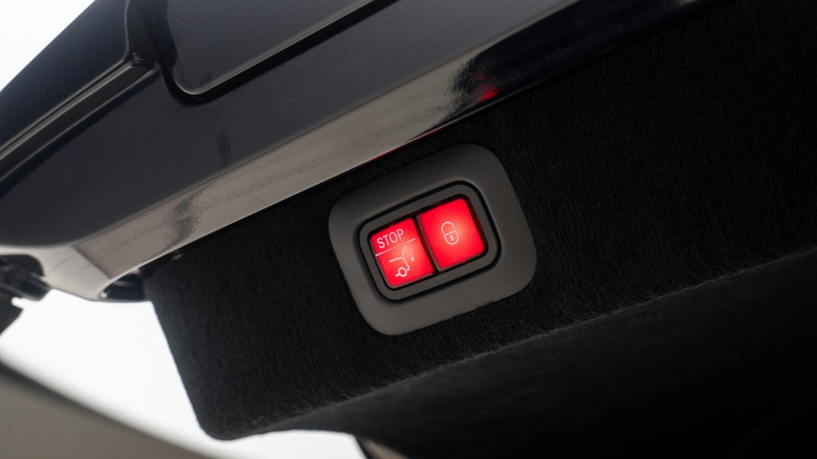 Aston Martin DBX view 53