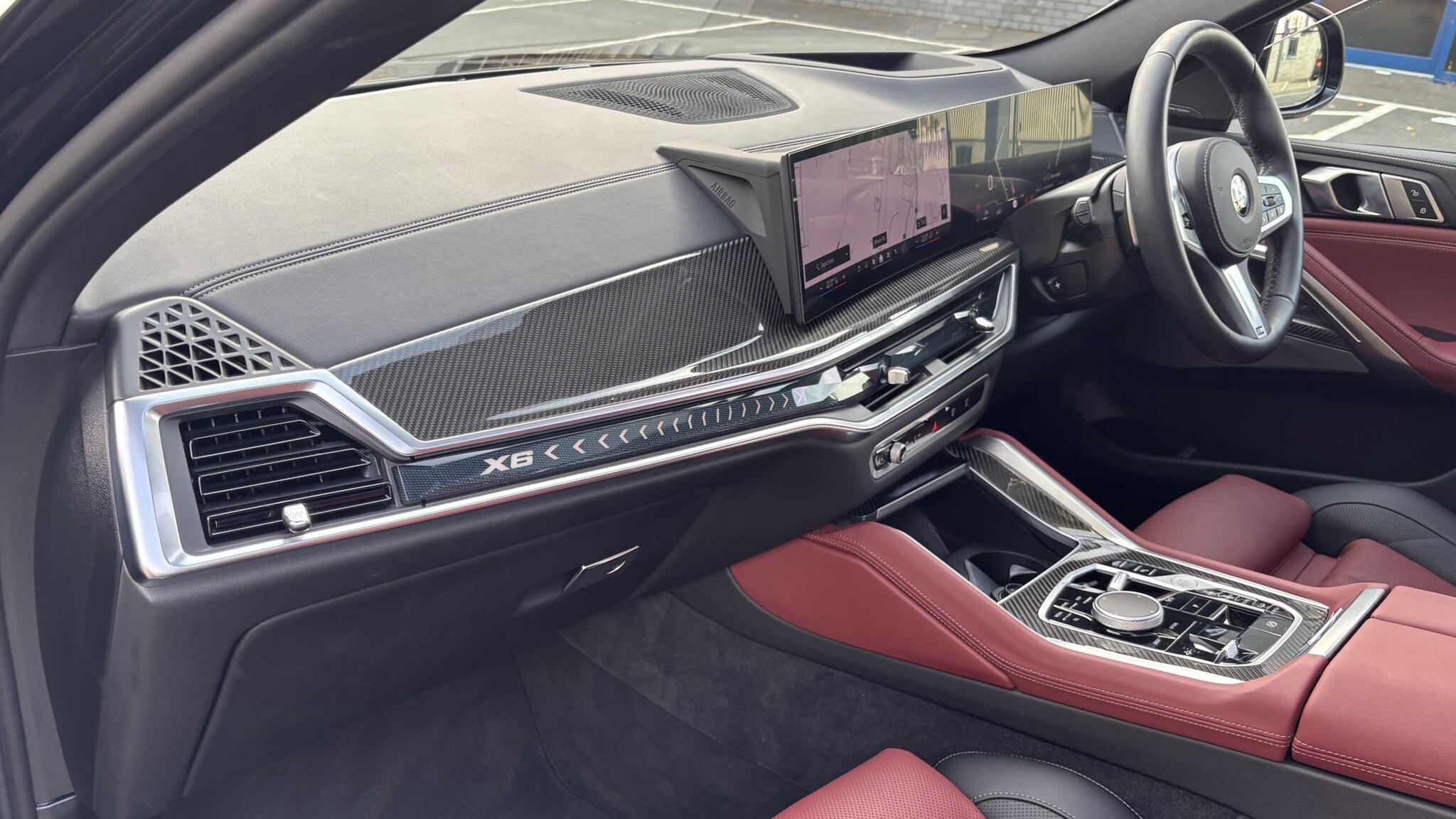 BMW X6 view 9