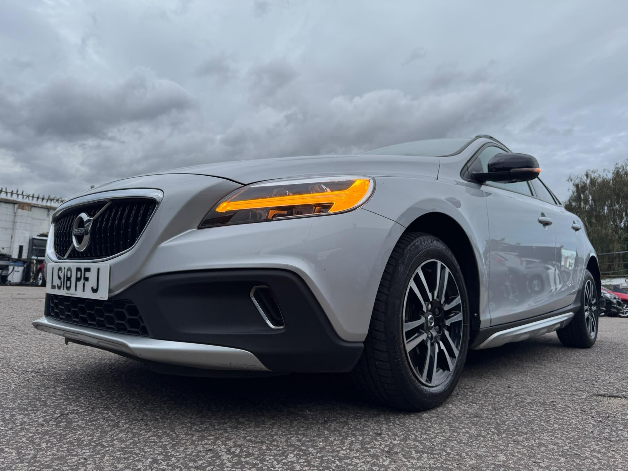 Volvo V40 Cross Country view 38