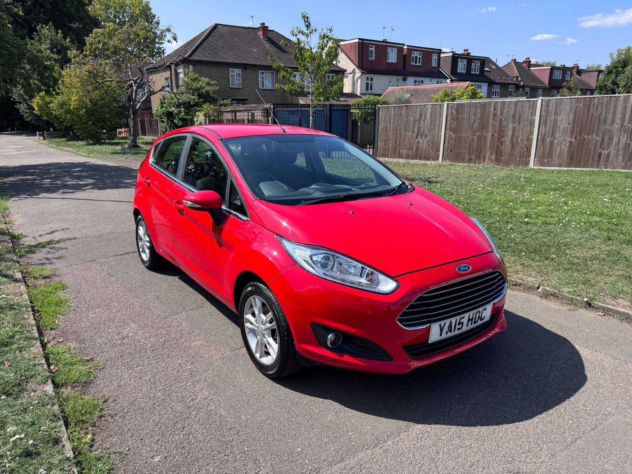 2015 Ford Fiesta image 7