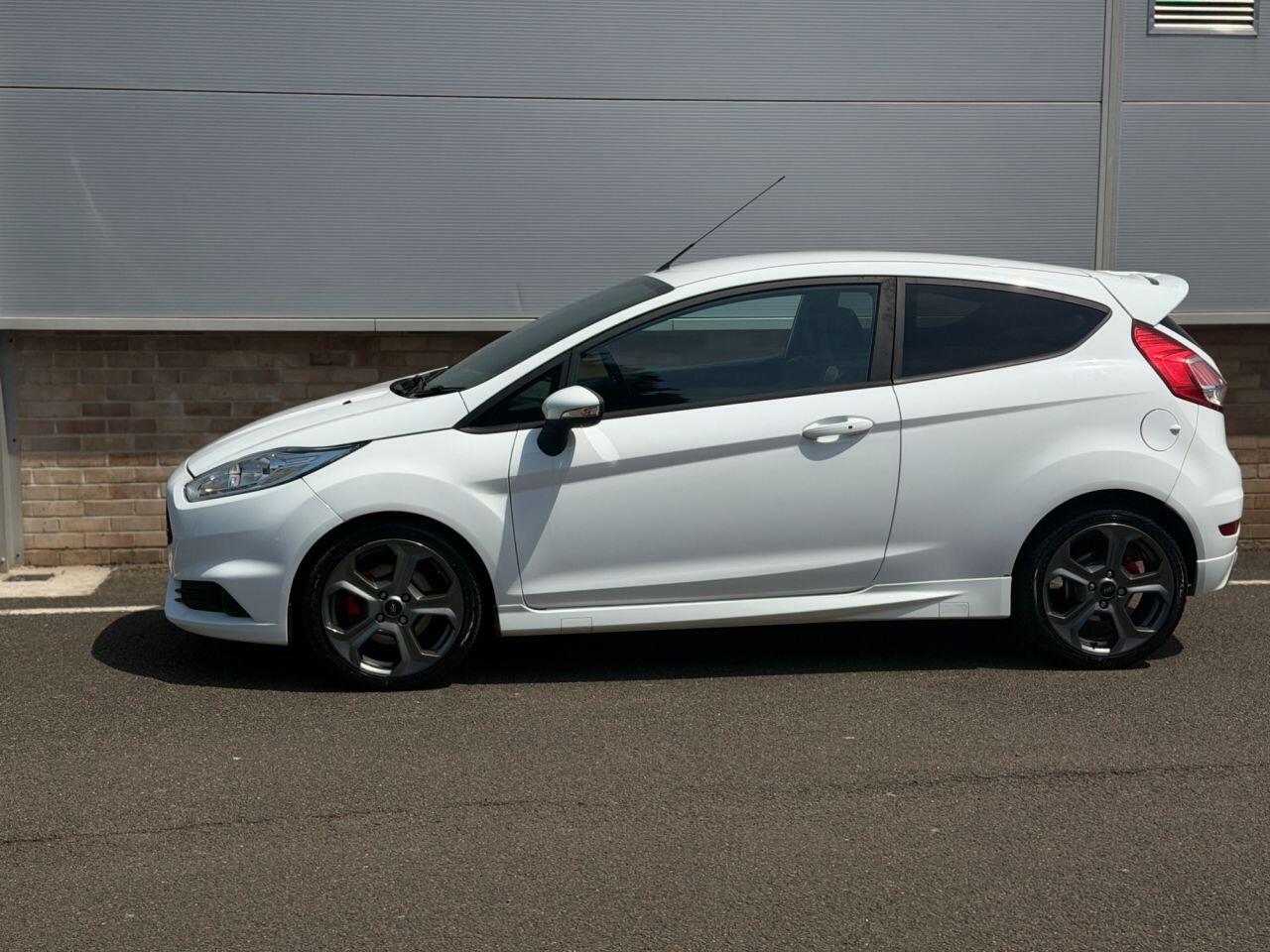 Ford Fiesta view 5