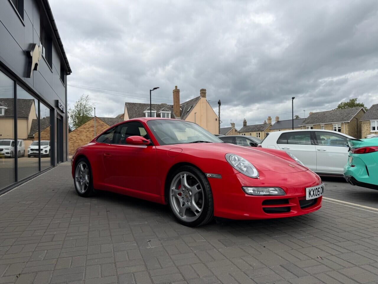 Porsche 911 view 4