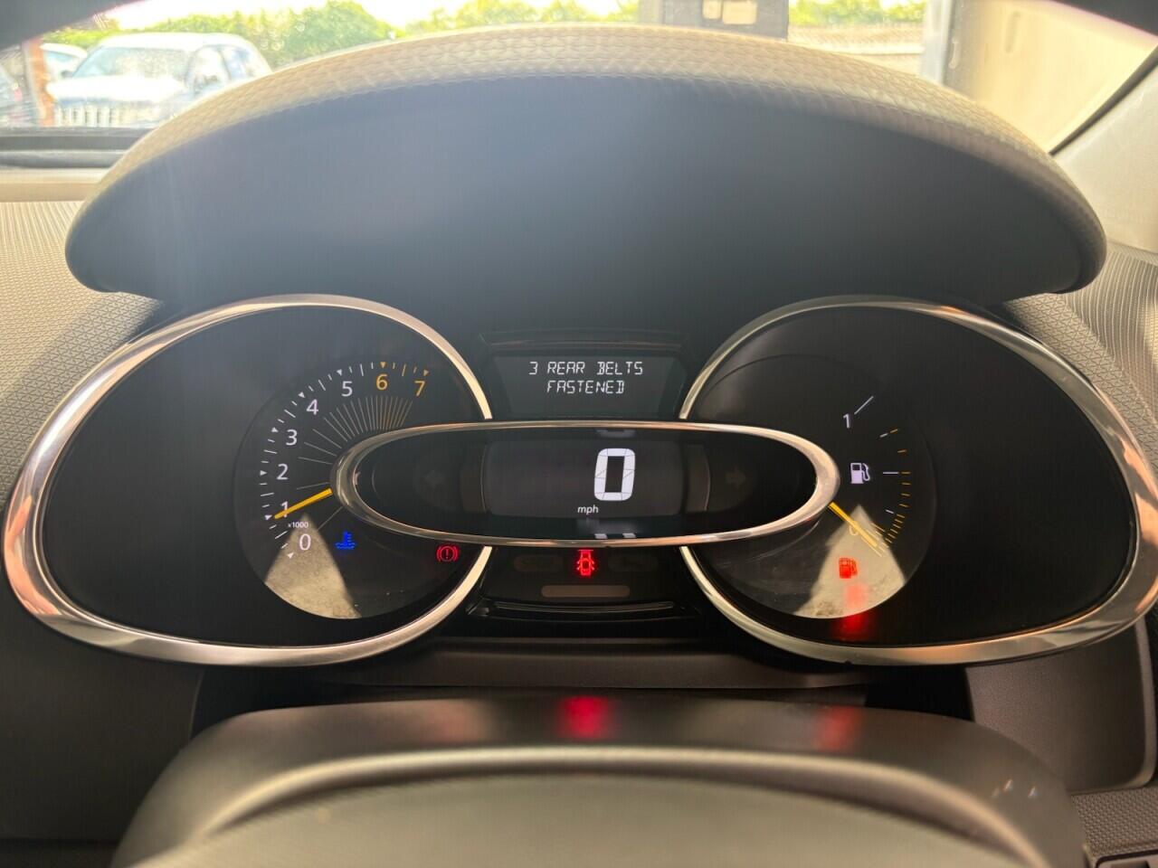 Renault Clio view 17