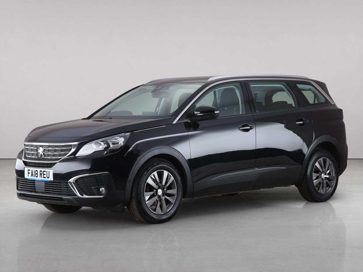 Peugeot 5008 view 2