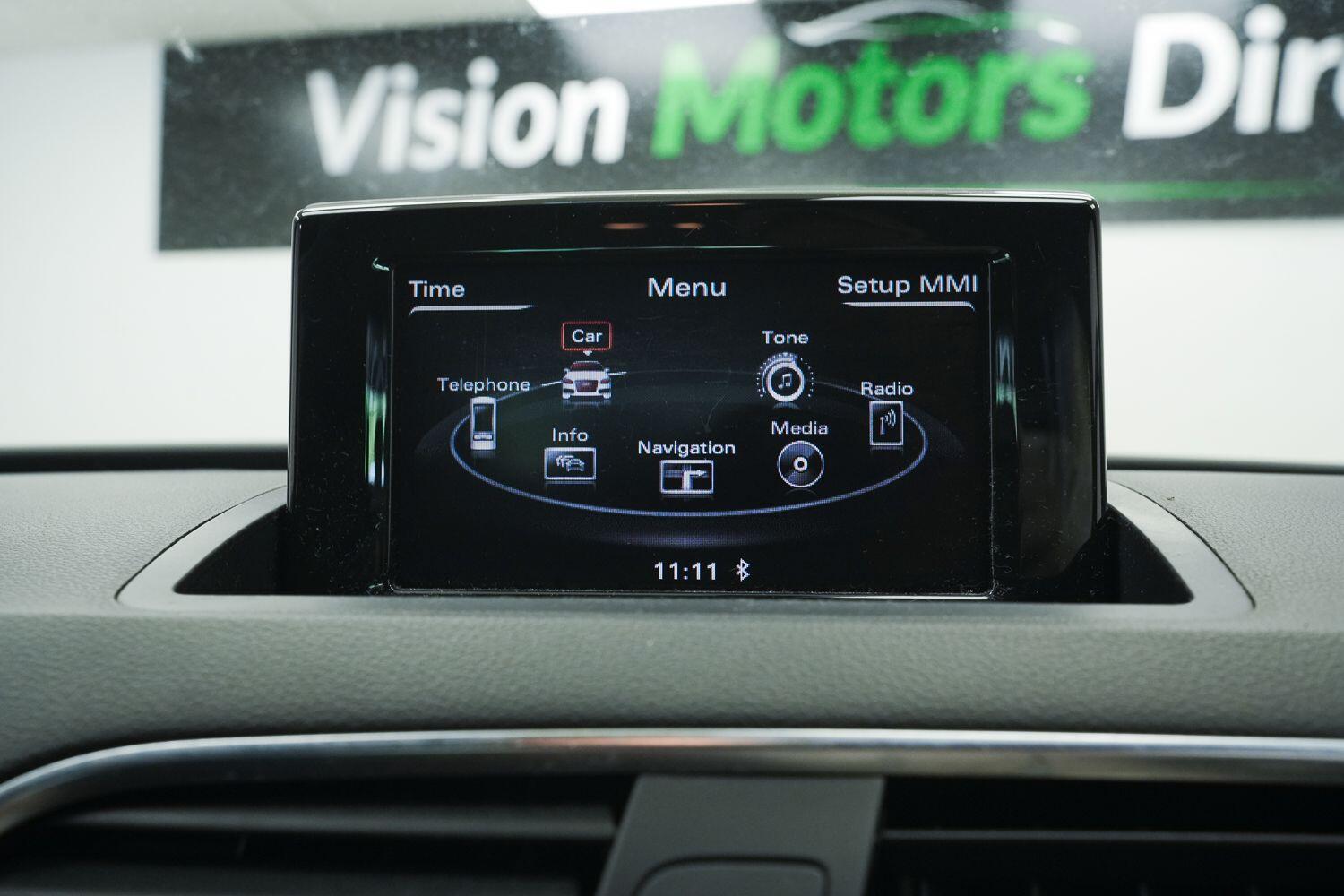 Audi Q3 view 23