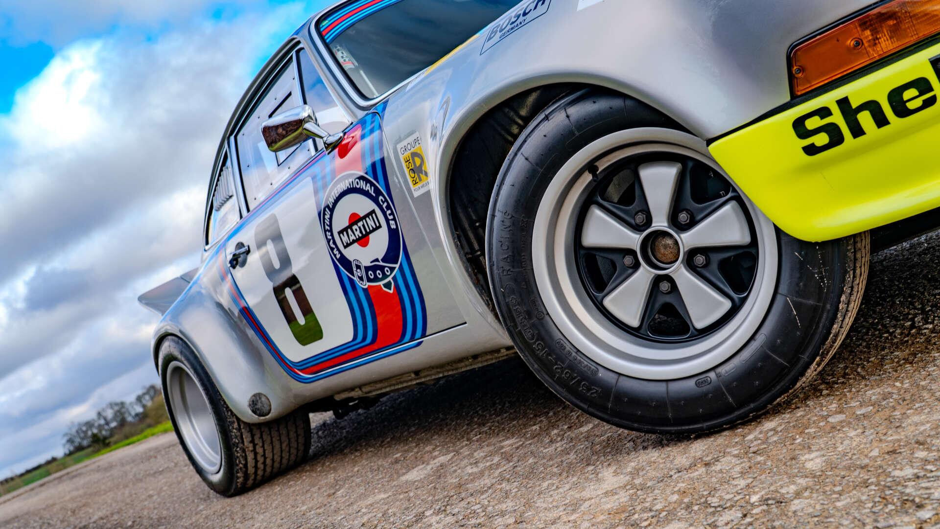 Porsche 911 view 11